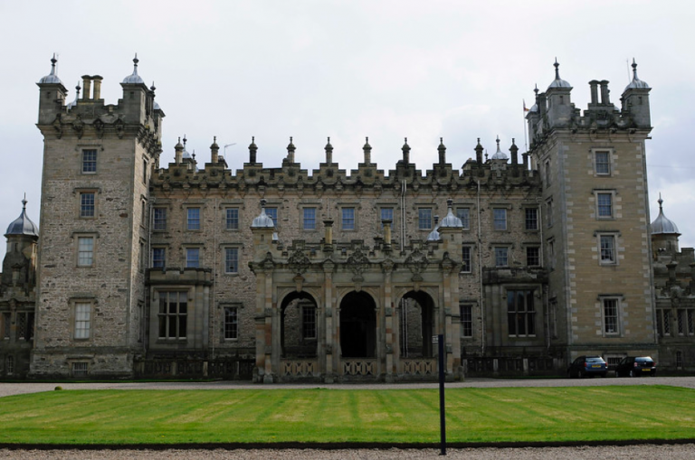 What is the biggest castle in Scotland? Inspiring Travel Scotland